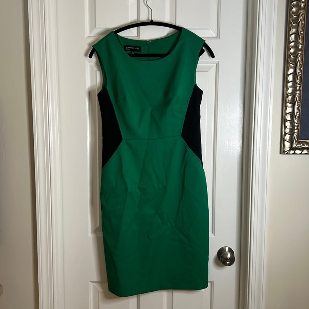 Jones New York Dress in a rich forest green 💚